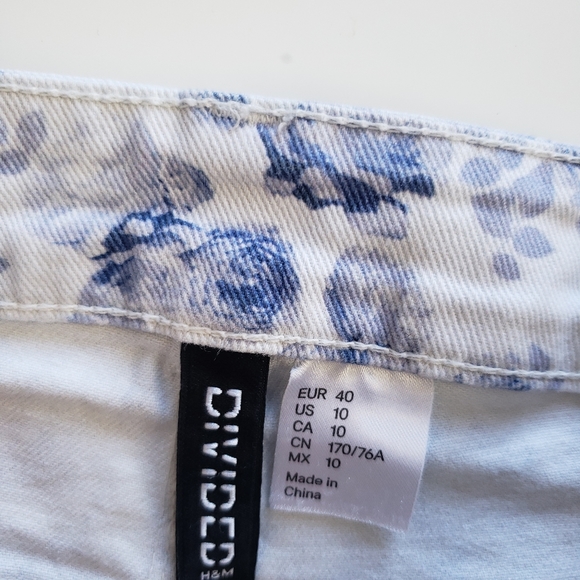 Divided Blue & White Floral Denim Short - Picture 7 of 7